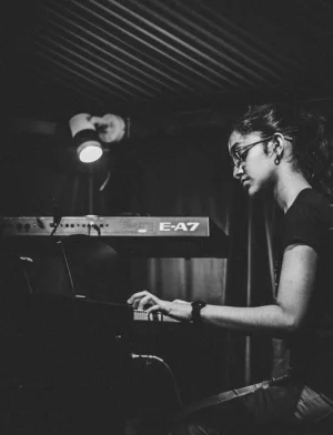 Sound engineering monitors and keyboard